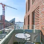 Spacious Waterfront Apartment With Marina And Sea View